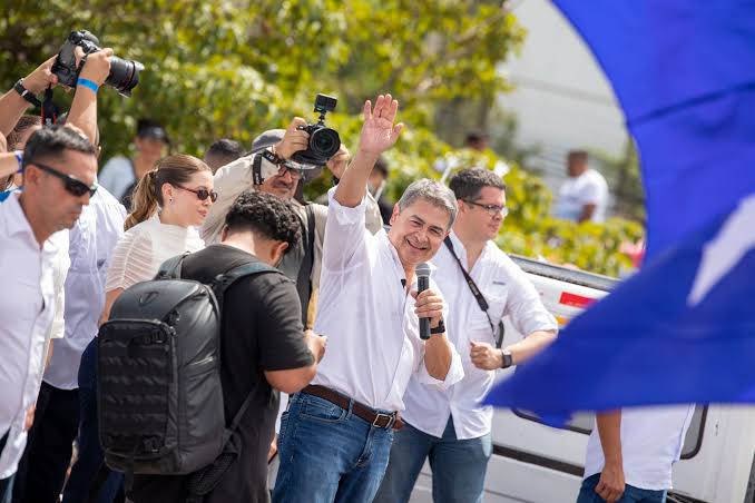 Juez Natural se declara incompetente y remite a la jurisdicción ordinaria el caso contra Juan Orlando Hernández