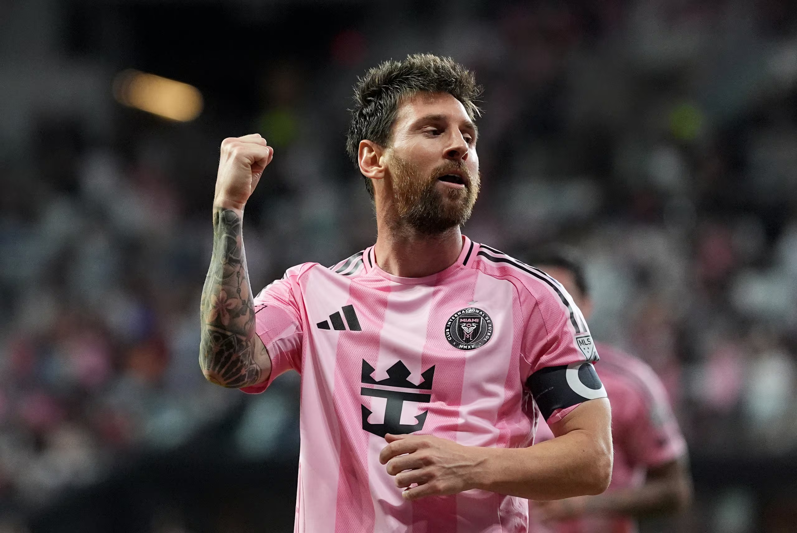 ¿A cuántos goles está Messi de Cristiano Ronaldo en la carrera por los 1,000?