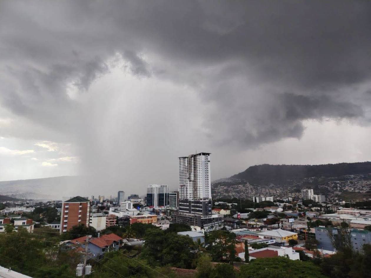 Vaguada provoca cambio en el clima de Honduras con precipitaciones y tormentas eléctricas