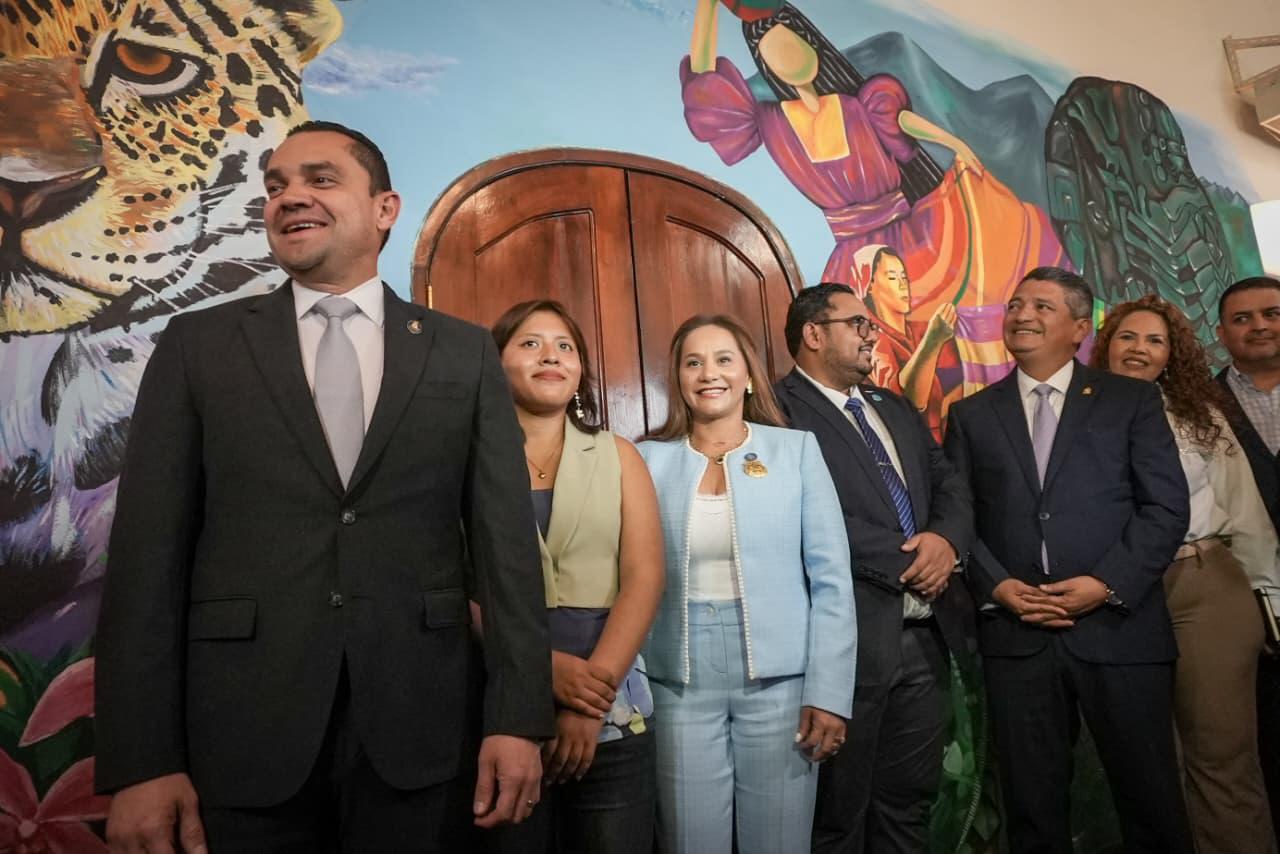 Congreso Nacional estrena murales para resaltar la historia y cultura de Honduras