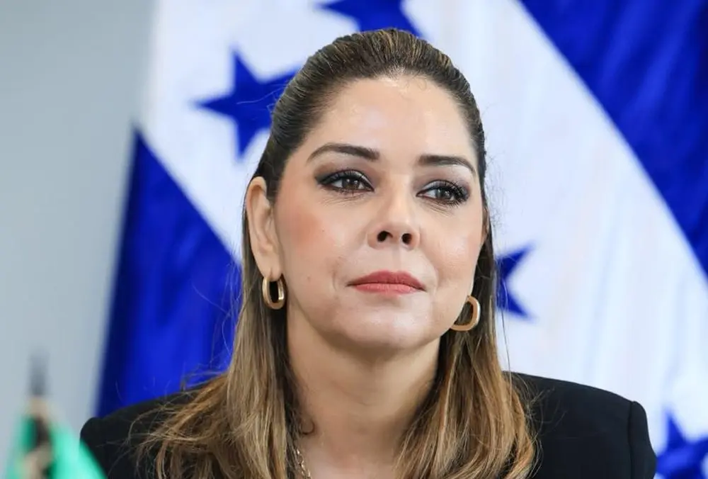 María Antonieta Mejía activa ruta de protección para niño expuesto en redes