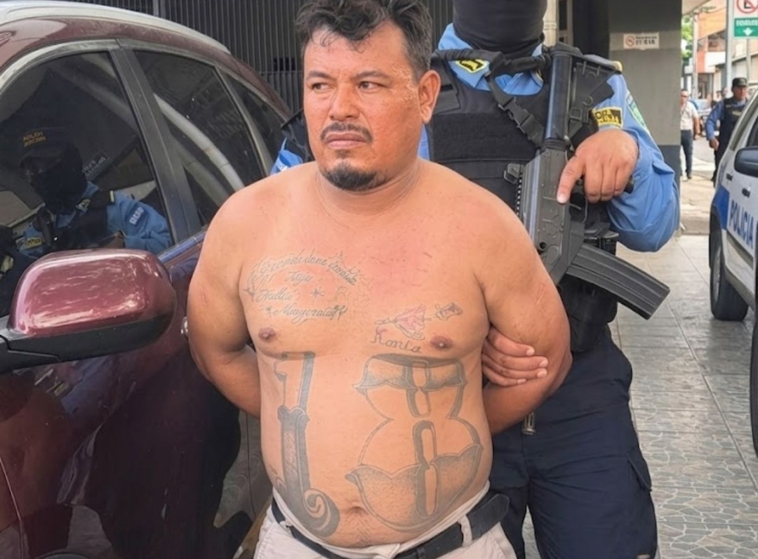 Detienen a alias “Carboni” con cientos de envoltorios de droga y munición de uso prohibido