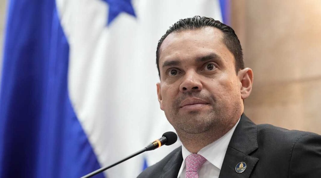 “El sistema está envejecido”: Zambrano pide respaldo a reforma eléctrica