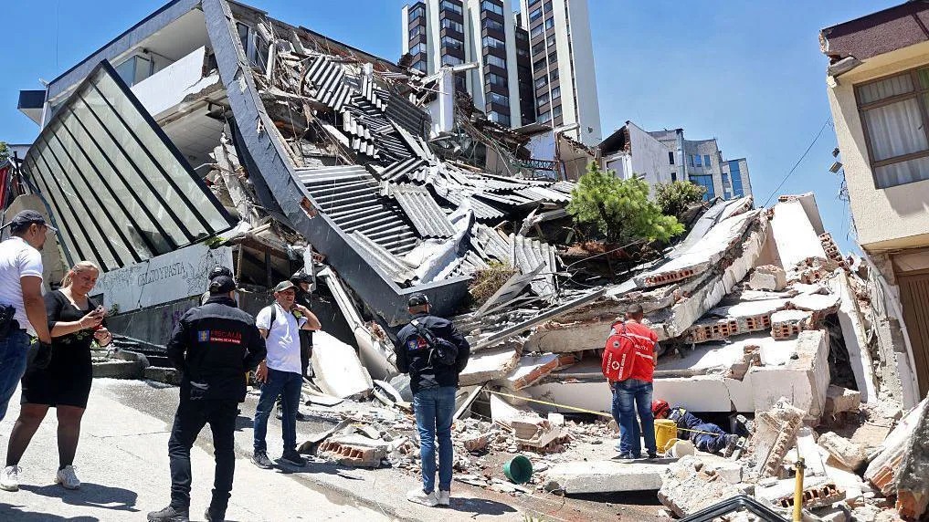 Más de 200 muertos y Colombia mantiene limitada la ayuda internacional