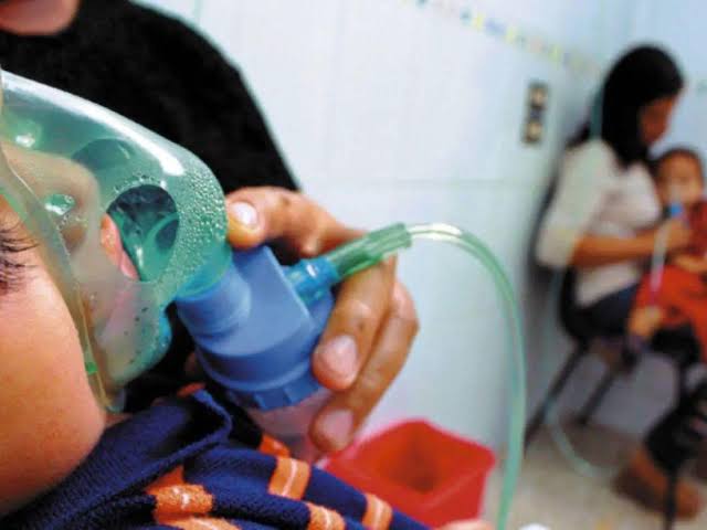 Tres niños permanecen en cuidados intensivos por complicaciones de tosferina