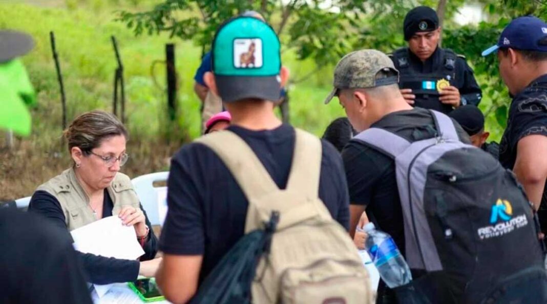Guatemala ordena salir del país a 106 hondureños por ingreso irregular