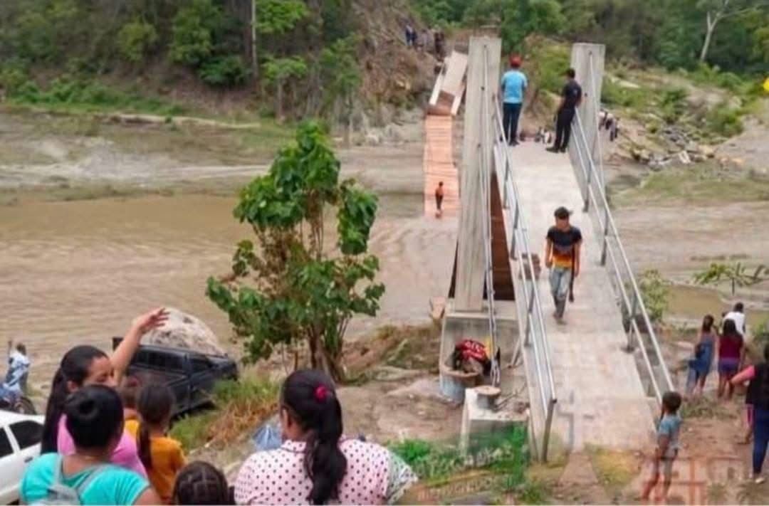 Obra recién construida colapsa durante inauguración en Esquipulas del Norte