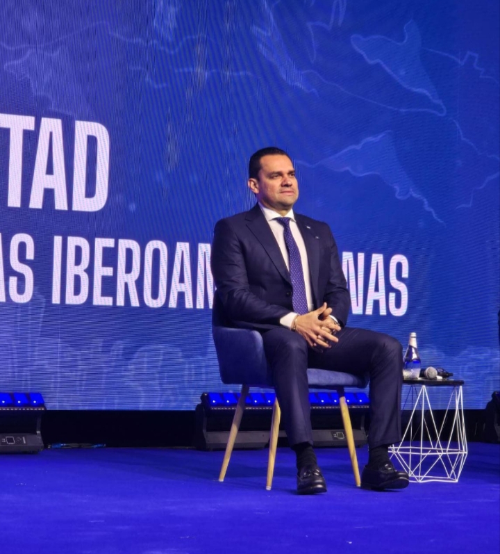 Zambrano: “Hoy tenemos una ola azul y vientos de libertad en América Latina”