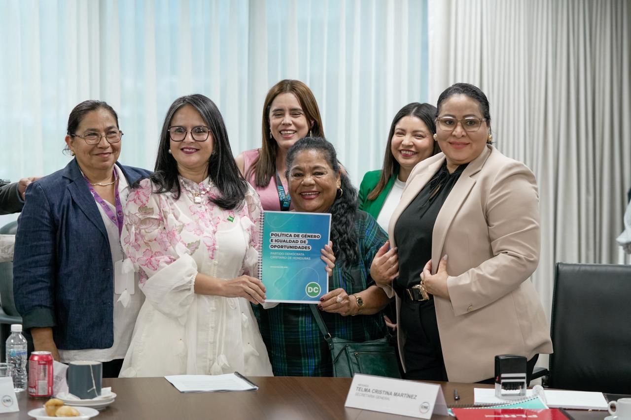 Partidos políticos presentan ante el CNE sus políticas de equidad e igualdad de género