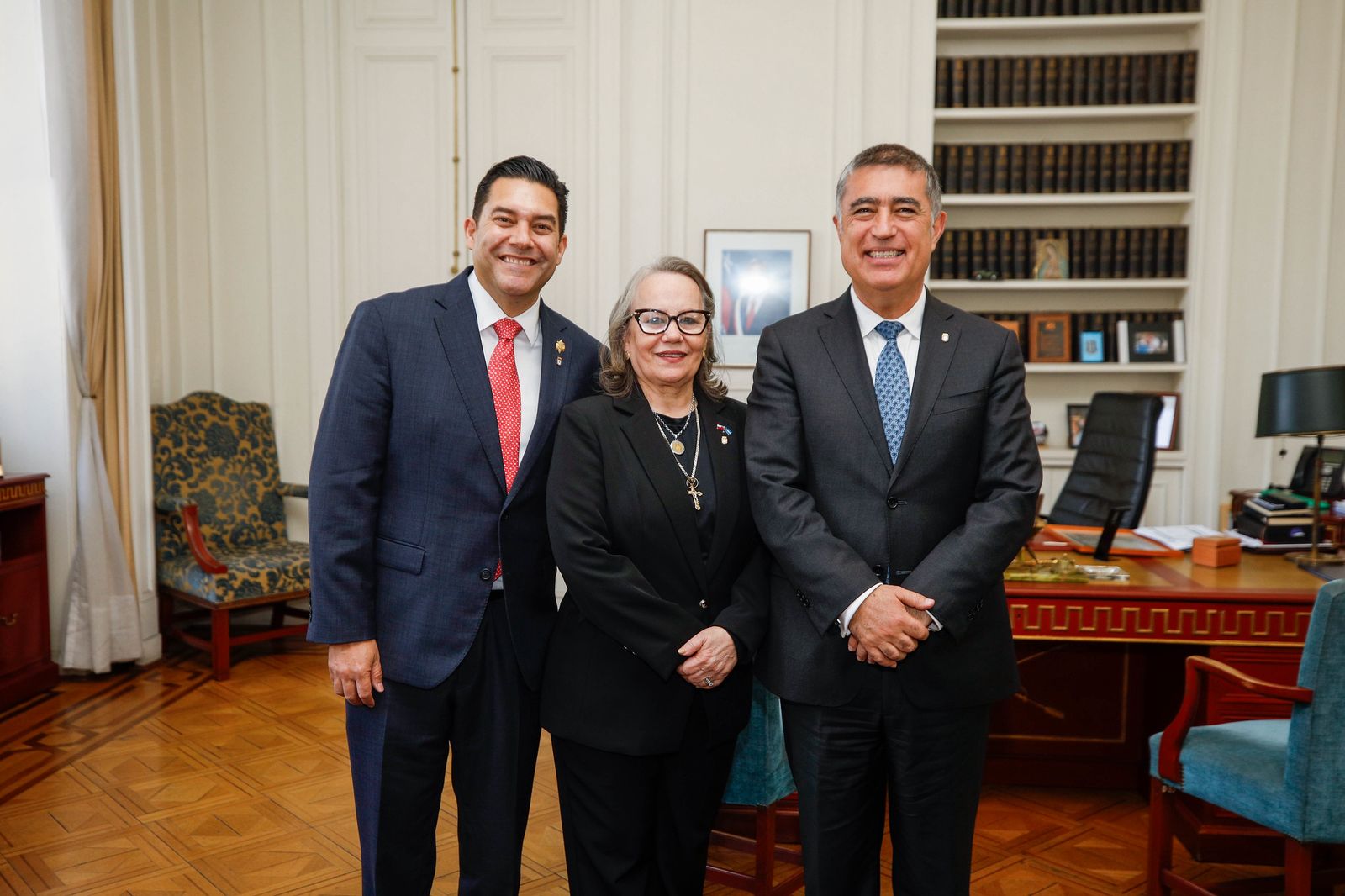 Tegucigalpa y Santiago impulsan nueva alianza en seguridad, orden, tecnología y recuperación de espacios públicos