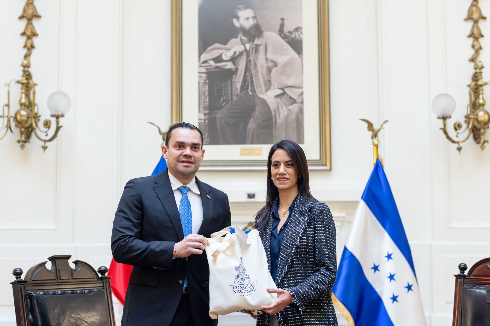 Tomás Zambrano estrecha cooperación parlamentaria entre Honduras y Chile