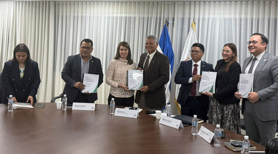 Sociedad civil y PNUD presentan al CNE propuesta para reformar el sistema electoral
