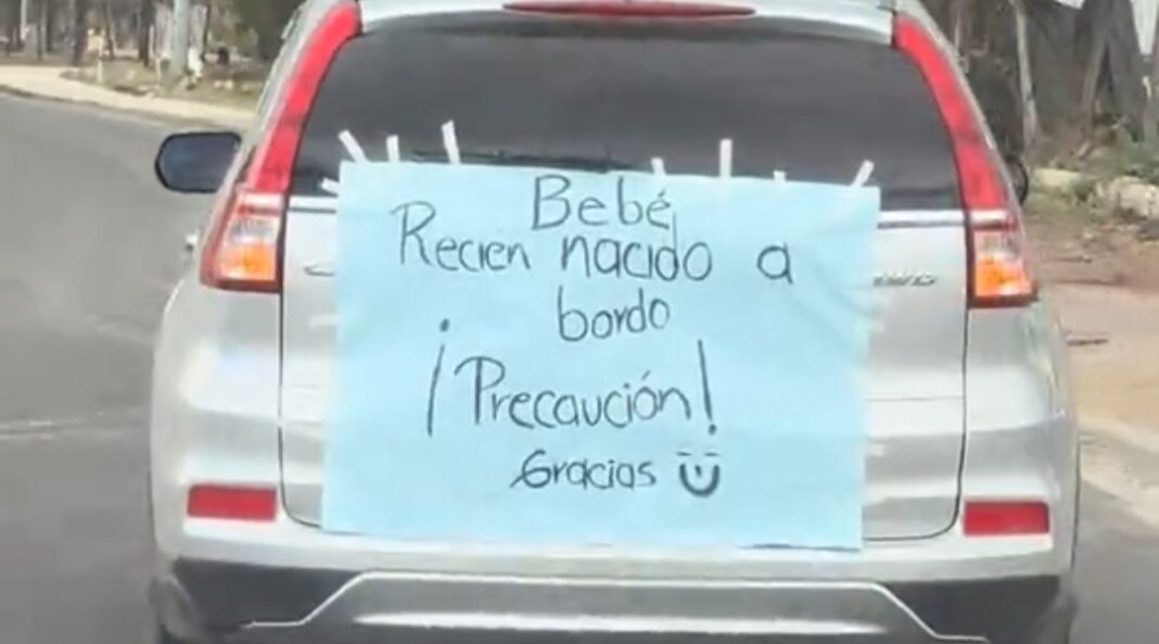 Rótulo de “bebé recién nacido a bordo” sorprende a conductores en el Anillo Periférico