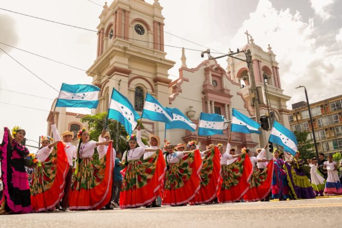 Honduras conmemora 205 años de independencia entre civismo, tradición y orgullo nacional