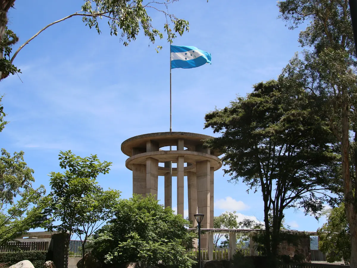 ¿Por qué se celebra el 1 de septiembre el Día de la Bandera Nacional de Honduras?