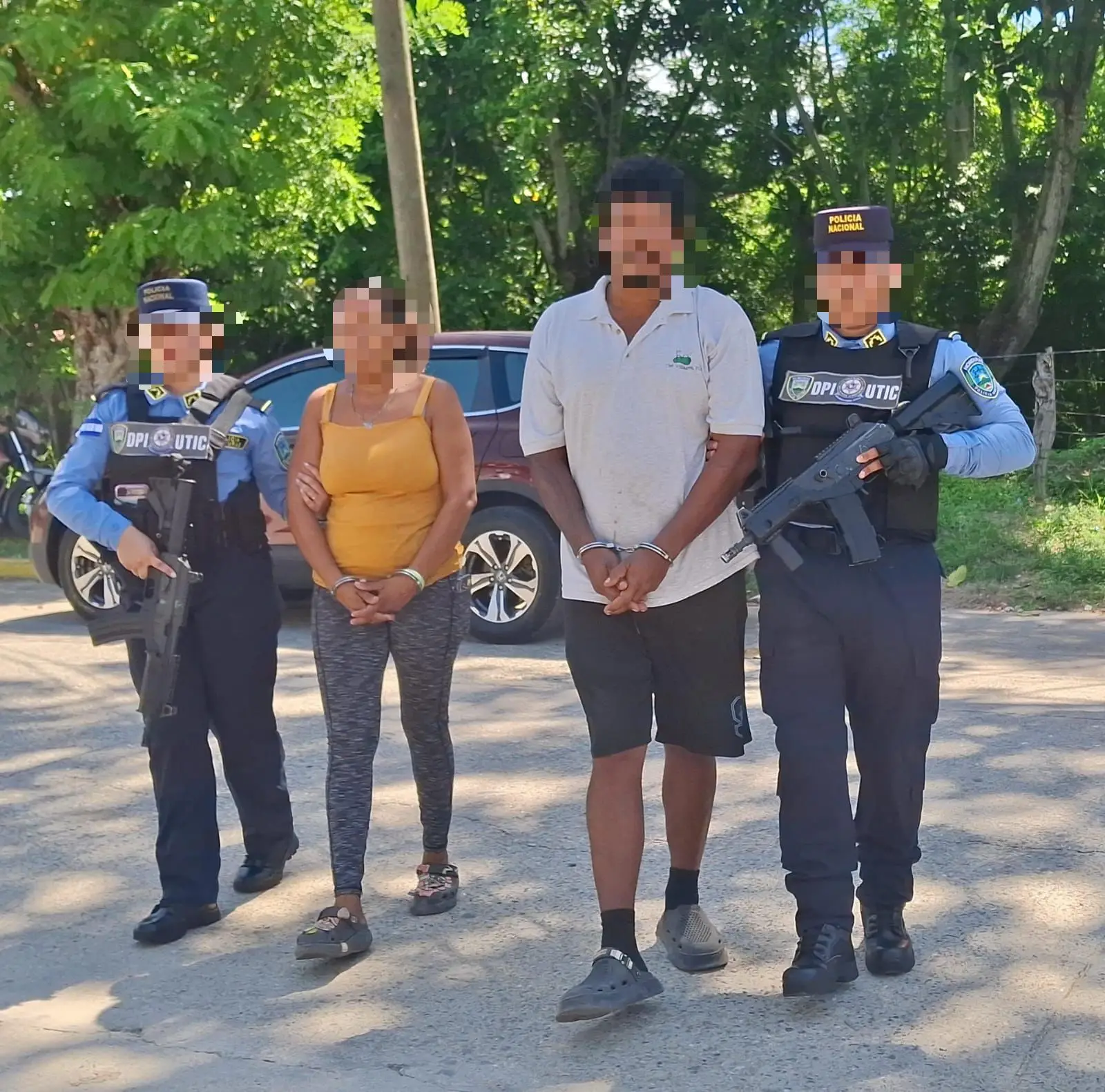 Capturan a hondureña y mexicano acusados de cobrar hasta $12 mil por llevar migrantes a EE. UU.