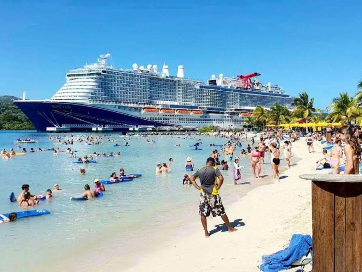Reforma energética podría impulsar al turismo pese a menor circulación de dinero