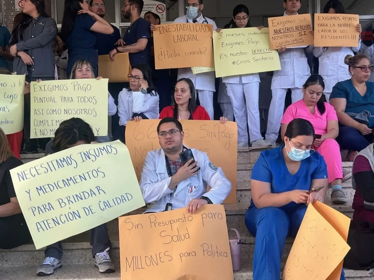 Paro médico llega a 15 días y aumenta la mora de consultas en Honduras