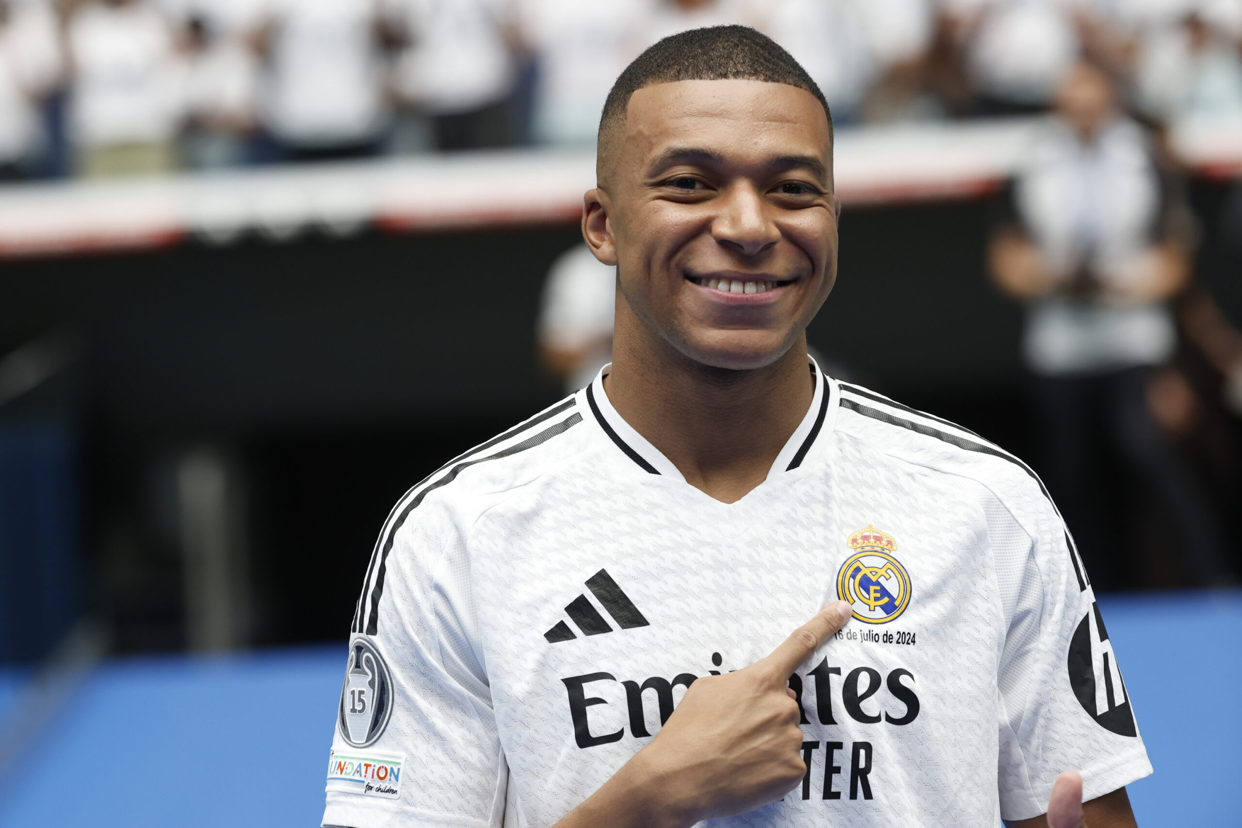 ¿ADIÓS AL REAL MADRID? MBAPPÉ SERÍA TENTADO POR EL LIVERPOOL CON UNA OFERTA MILLONARIA