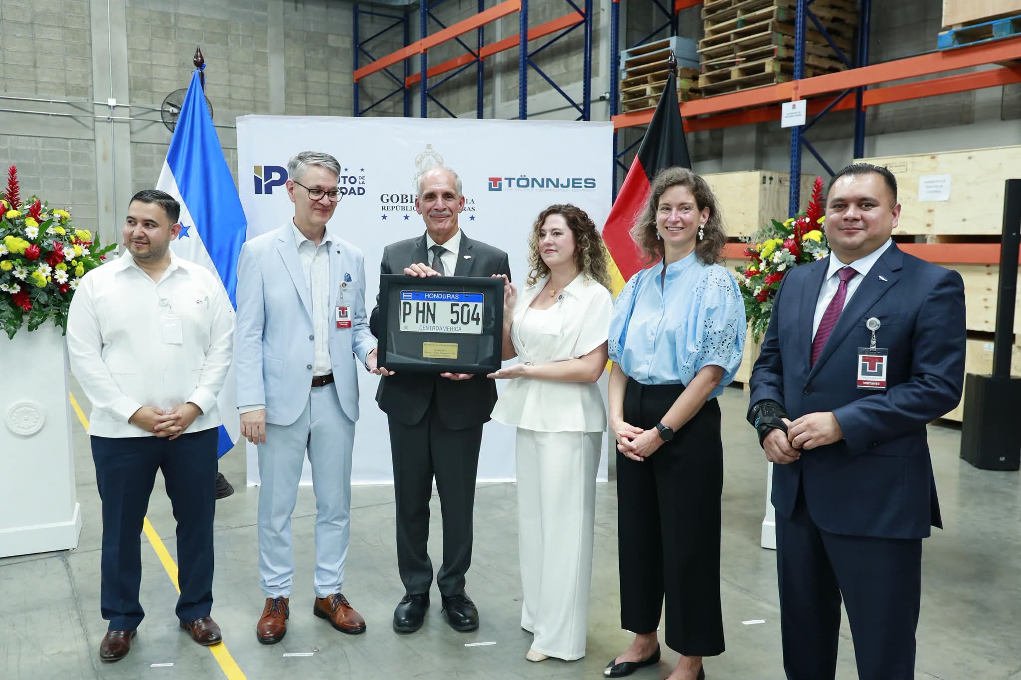 ¡ADIÓS A LAS PLACAS DE PAPEL! IP ANUNCIA ENTREGA DE NUEVAS IDENTIFICACIONES