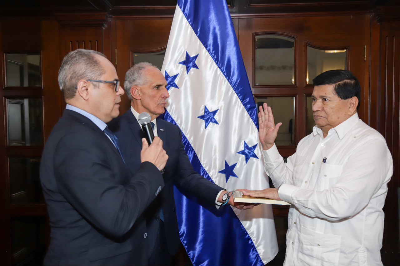 Felícito Ávila asume como secretario ejecutivo del Fonac por tres años