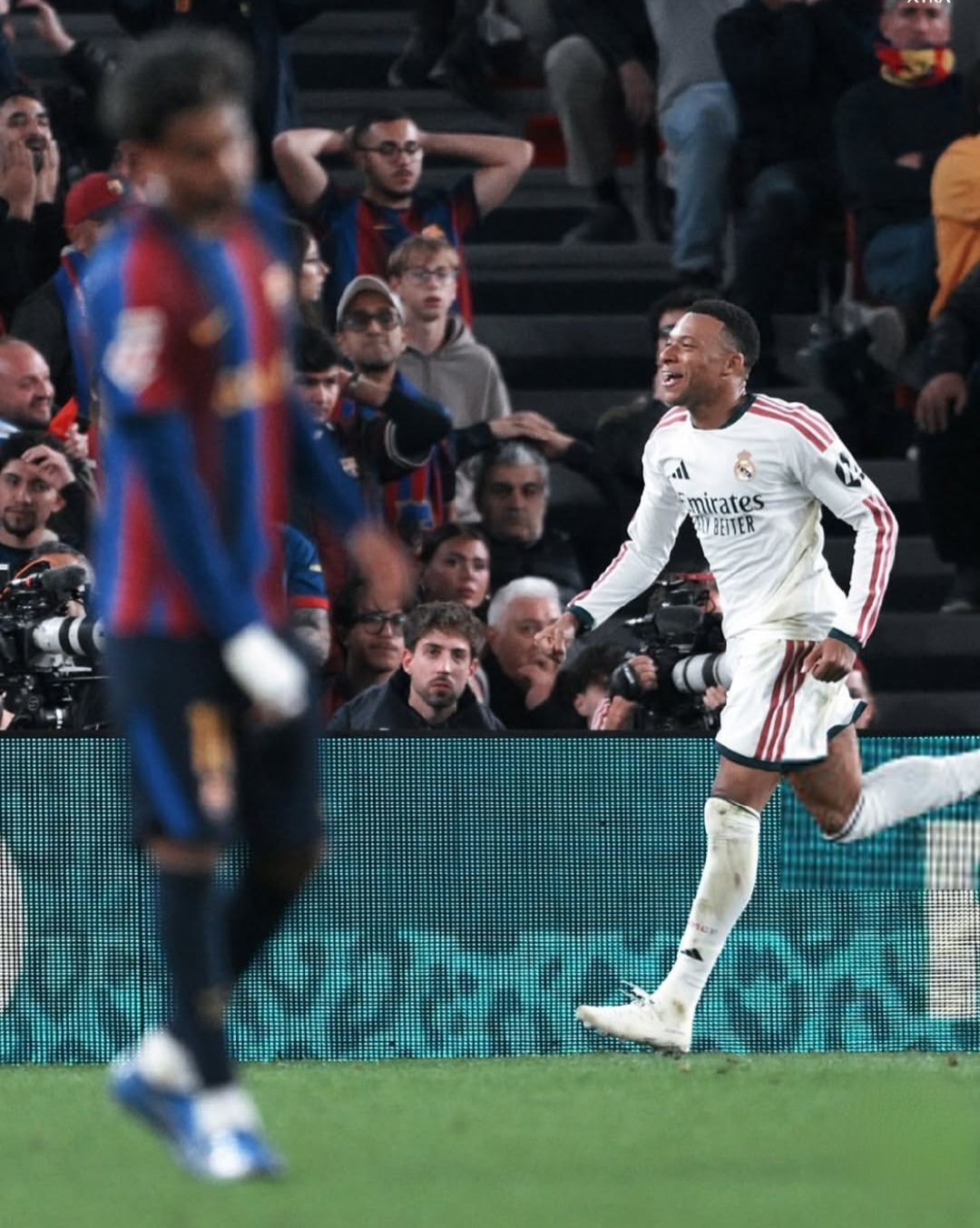 Mbappé firma doblete y el Real Madrid conquista el Clásico ante el Barcelona