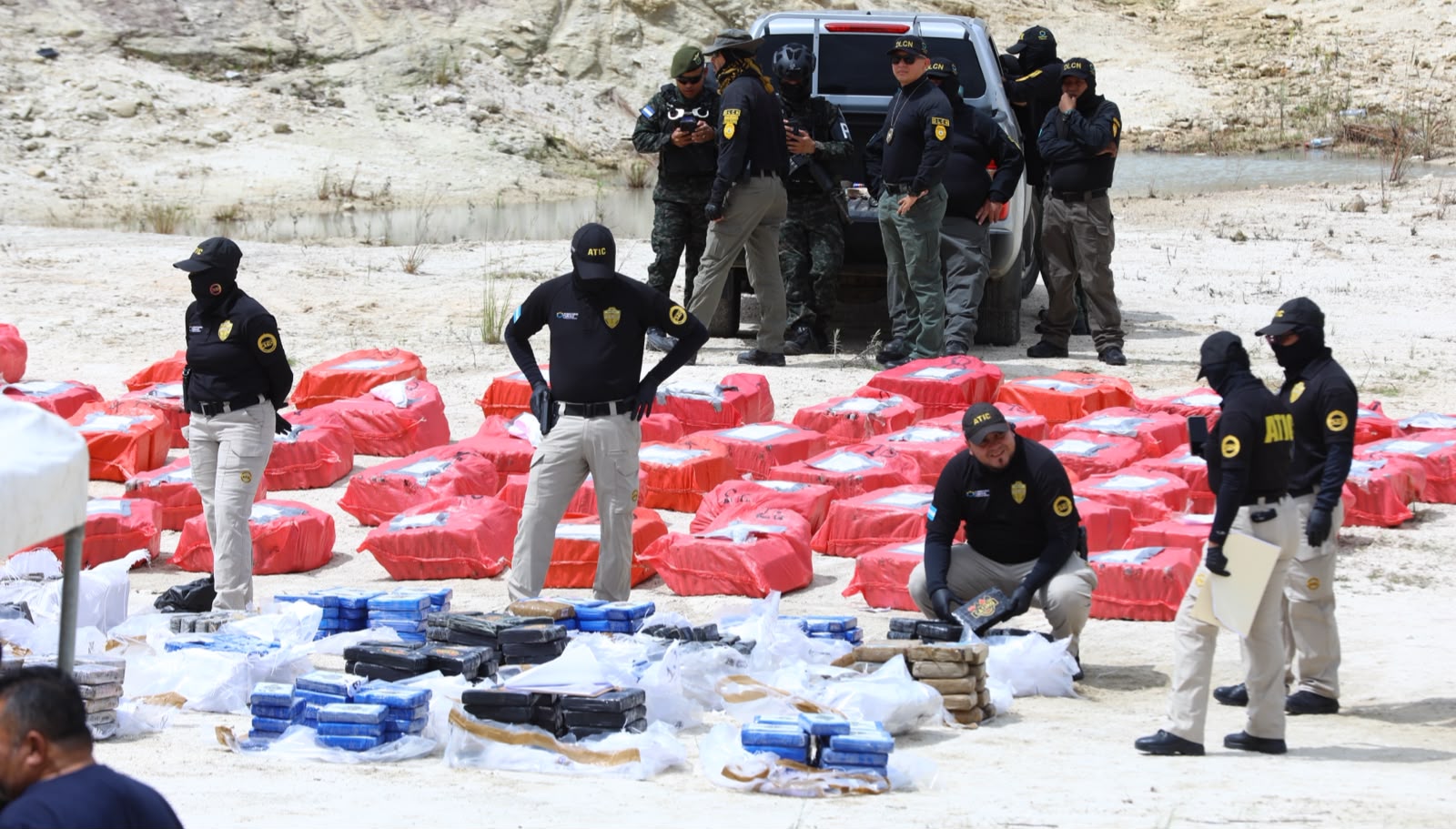 MINISTERIO PÚBLICO INCINERA MÁS DE 2.5 TONELADAS DE COCAÍNA Y 520 PAQUETES DE LEVAMISOL
