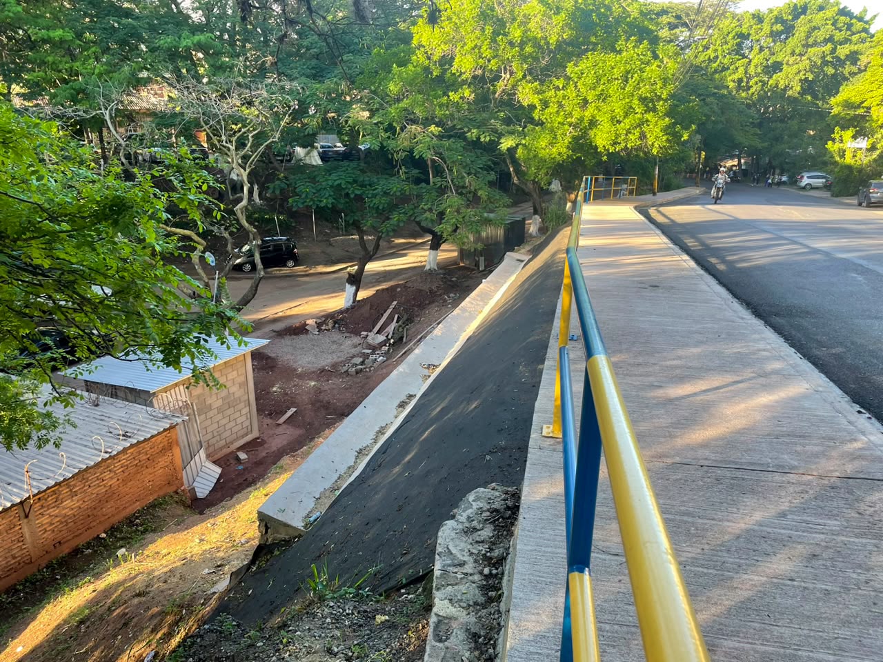 AMDC FINALIZA OBRA EN LA COLONIA 21 DE OCTUBRE Y RECUPERA VÍA CLAVE POR DONDE CIRCULAN 9,500 VEHÍCULOS DIARIOS