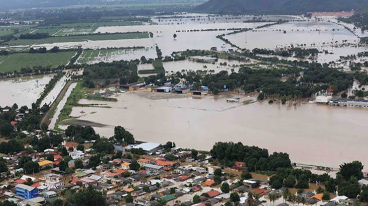 Inundaciones mantienen aisladas a 400 familias en Comayagua